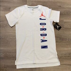 🎉1 hr sale🎉Jordan white top